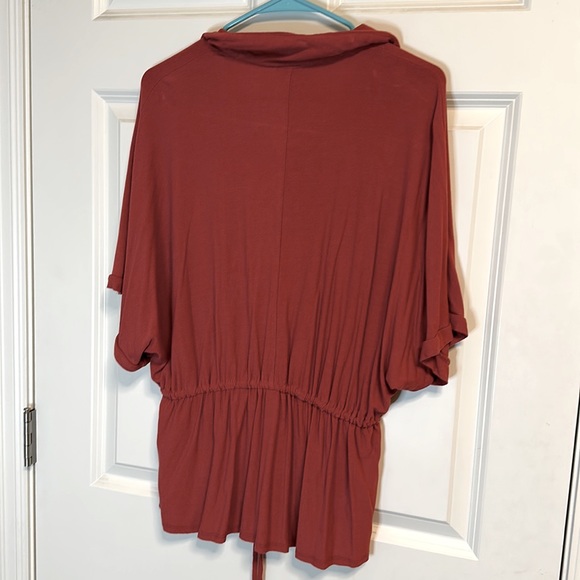 Size medium - Picture 2 of 2